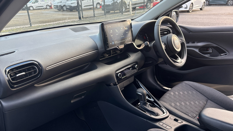 Toyota Yaris 1.5 Hybrid Design 5dr CVT Hybrid Hatchback